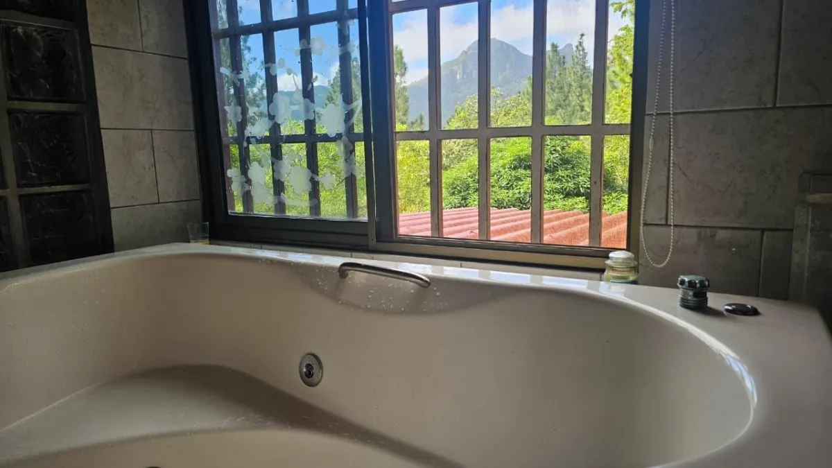 2 Bed Home in Altos Del Maria with Picacho Views