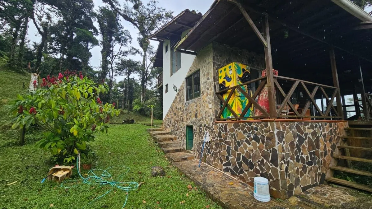 屋 在 Altos del Maria 出售
