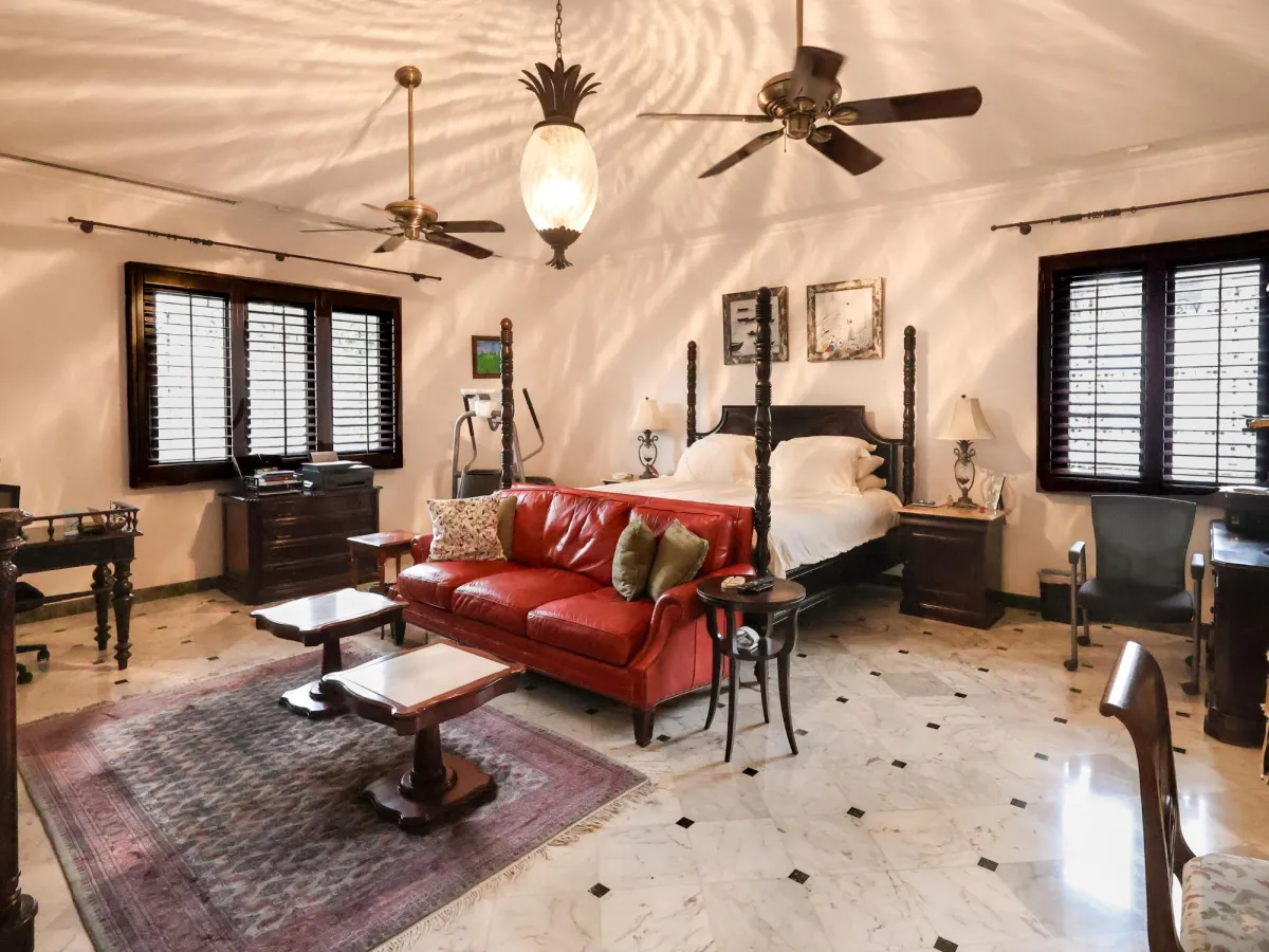 Two-level house for sale in Altos del Golf