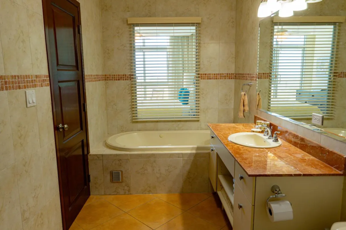 Apartamento con Vista al Mar en Coronado Golf Tower