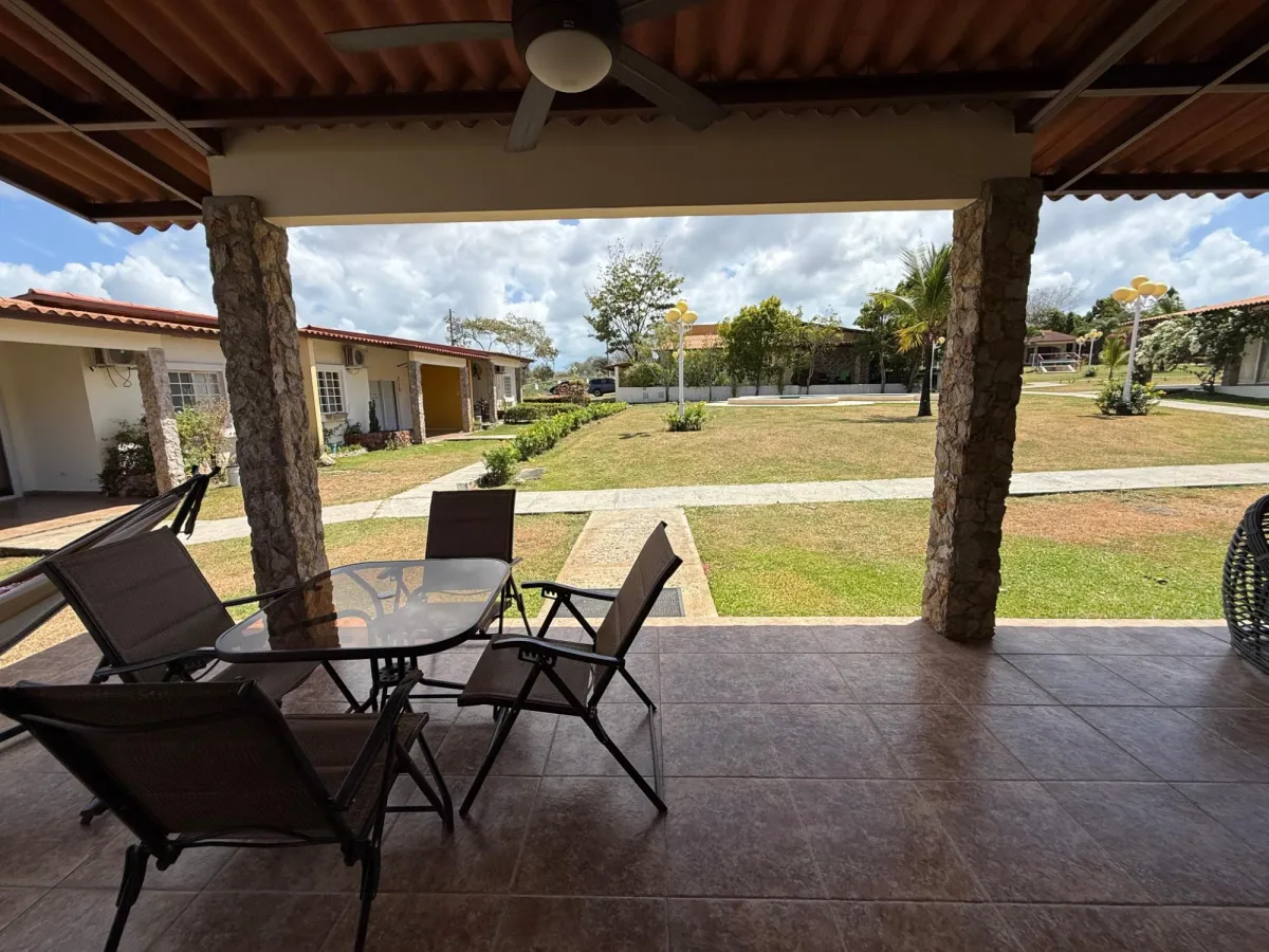 Vive en Tranquilidad: Casa Amoblada en Alquiler en Las Lajas de Chame
