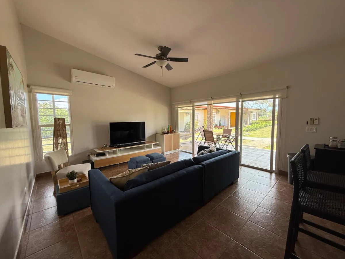 Vive en Tranquilidad: Casa Amoblada en Alquiler en Las Lajas de Chame