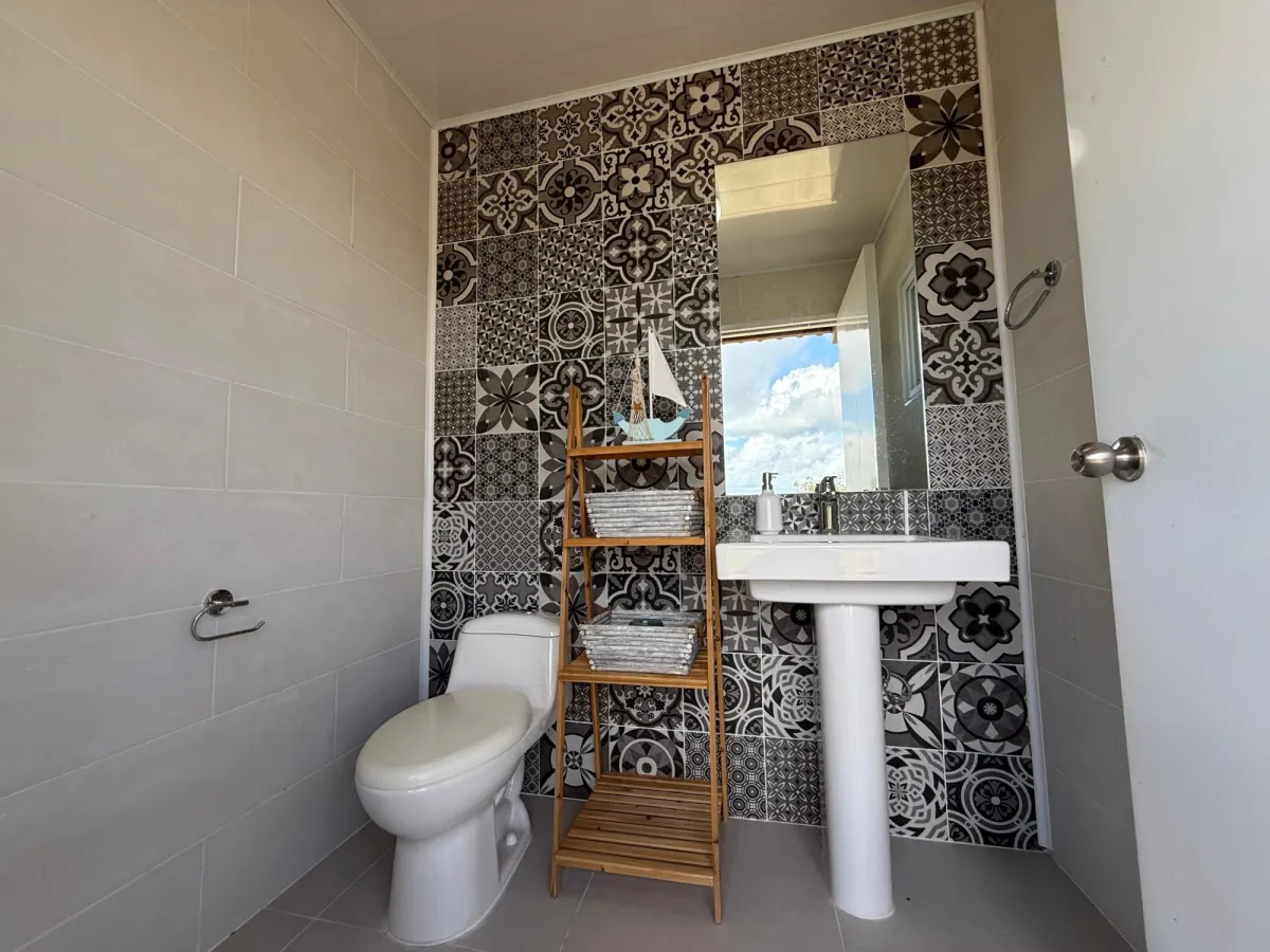 Vive en Tranquilidad: Casa Amoblada en Alquiler en Las Lajas de Chame