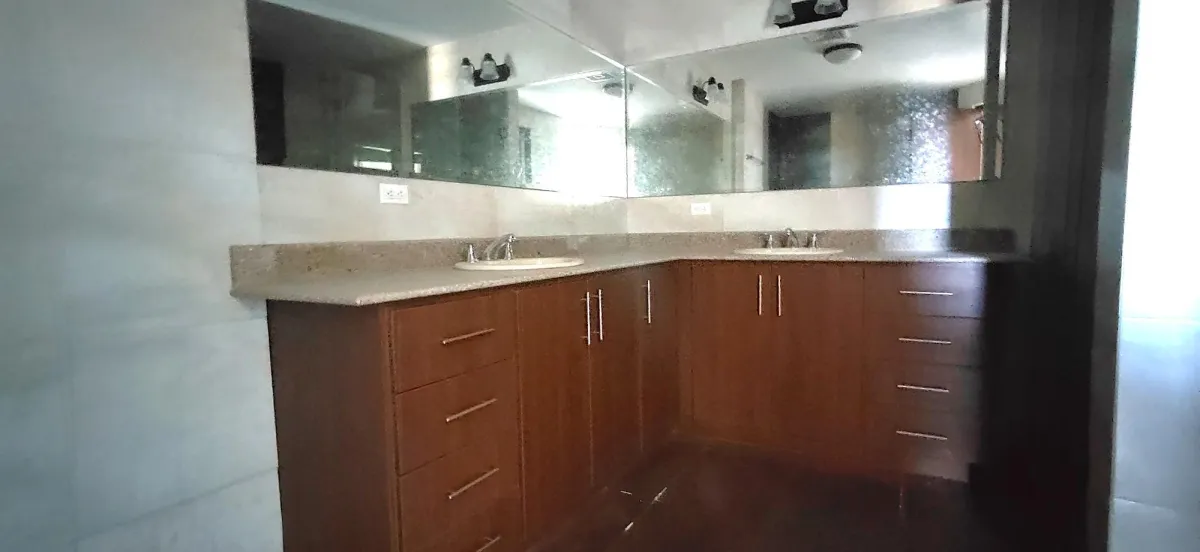 Apartment for Sale in Vista Mar. Great Price