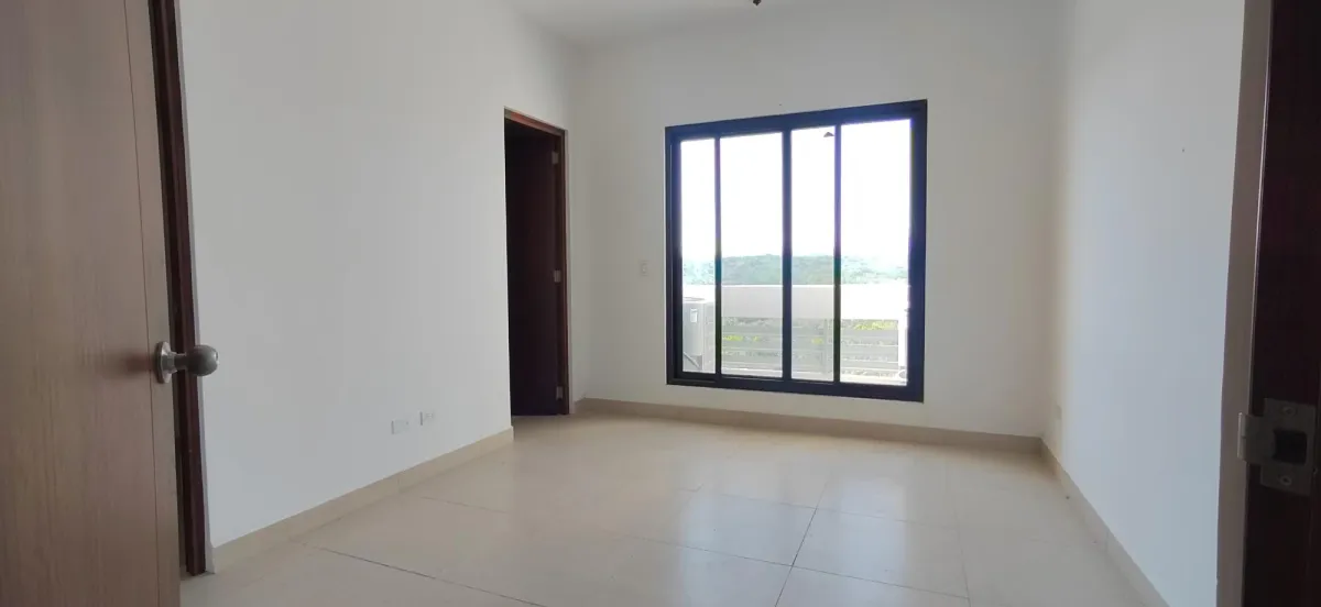Apartment for Sale in Vista Mar. Great Price