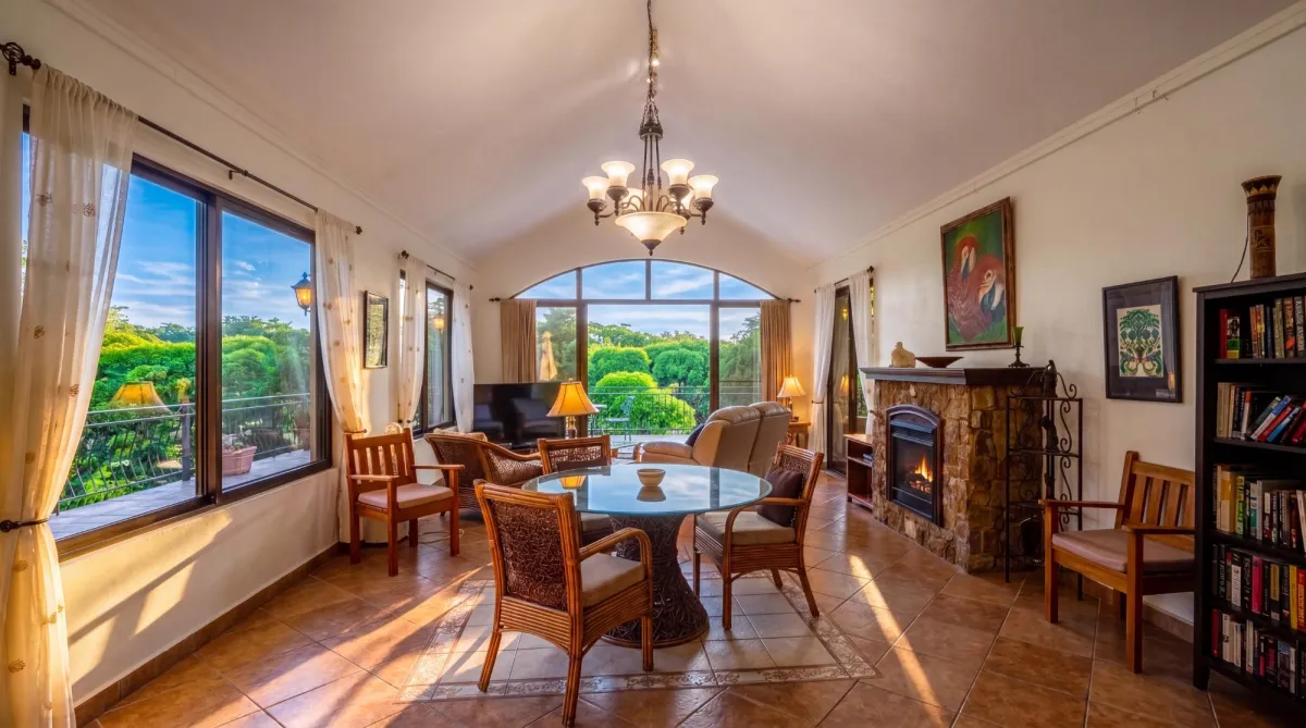 Dos Villas con 6 Habitaciones y Vistas a la Montaña.
