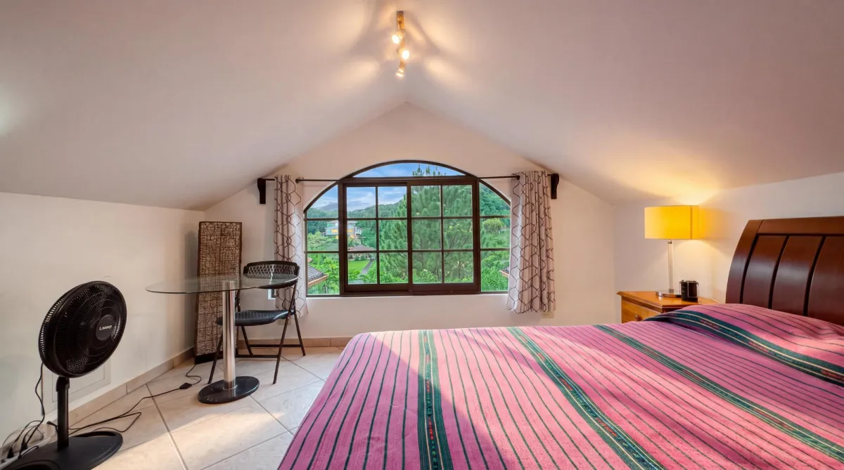 Dos Villas con 6 Habitaciones y Vistas a la Montaña.