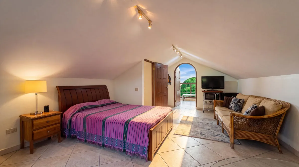 Dos Villas con 6 Habitaciones y Vistas a la Montaña.