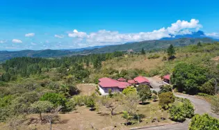 Casa de 7 Hectáreas con Energía Solar en Boquete