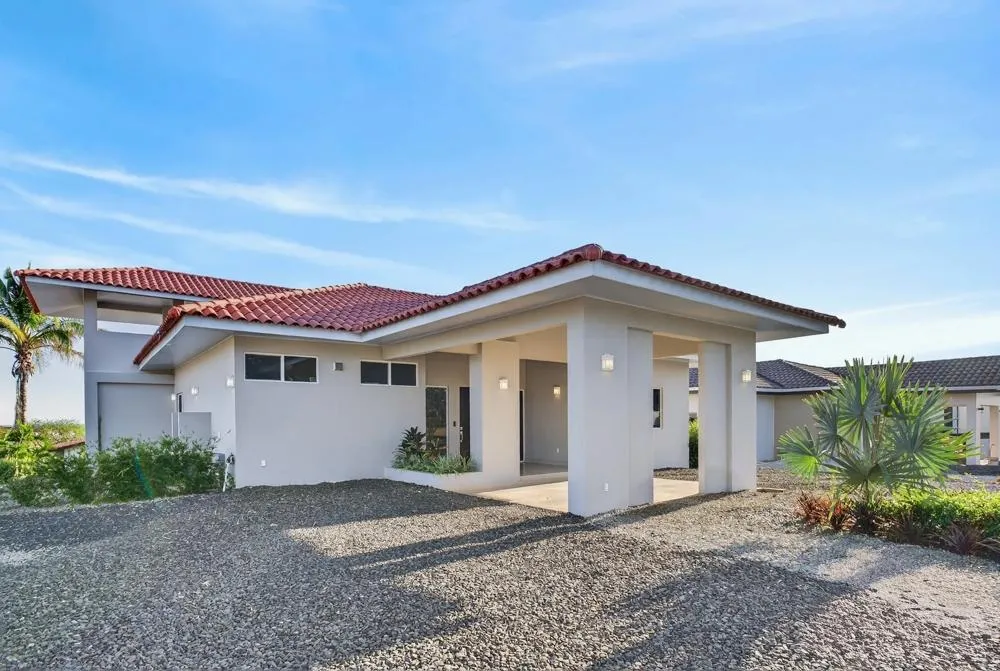Casa Moderna con Vista al Mar en Andromeda Estates Pedasi