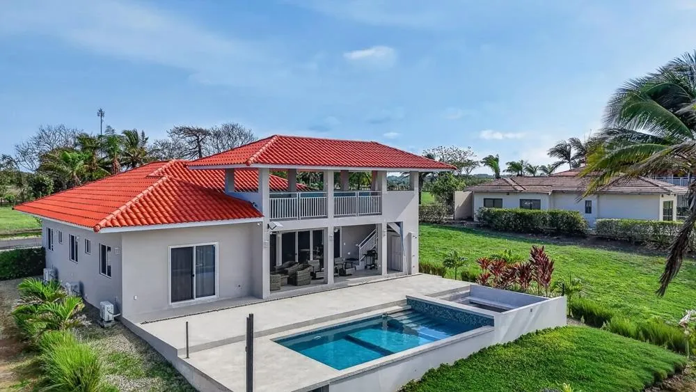 Casa Moderna con Vista al Mar en Andromeda Estates Pedasi