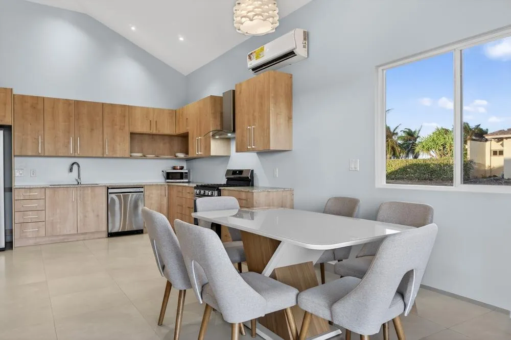 Casa Moderna con Vista al Mar en Andromeda Estates Pedasi