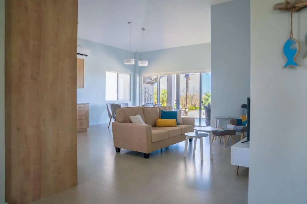 Casa Moderna con Vista al Mar en Andromeda Estates Pedasi