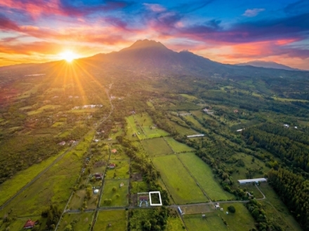 Hermoso Lote Plano en Potrerillos Arriba