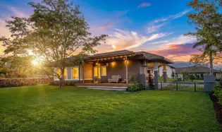 Moderna Casa Amoblada de 2 Recámaras en Boquete Canyon Village