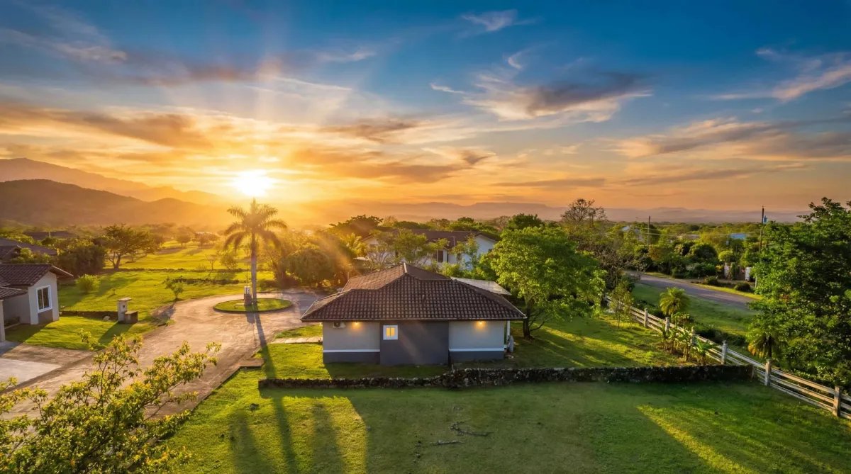 Moderna Casa Amoblada de 2 Recámaras en Boquete Canyon Village
