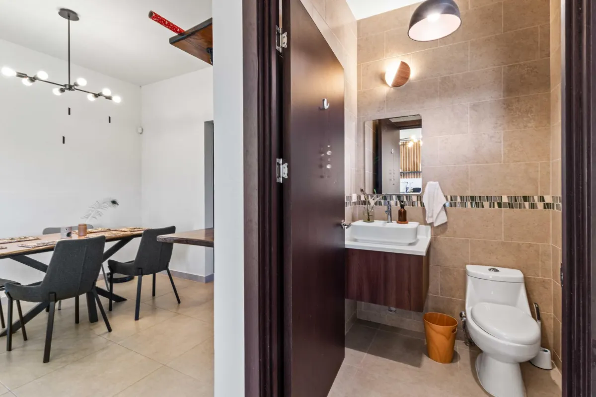 Moderna Casa Amoblada de 2 Recámaras en Boquete Canyon Village