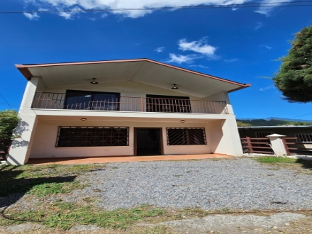 Boquete Panama Parkside Home