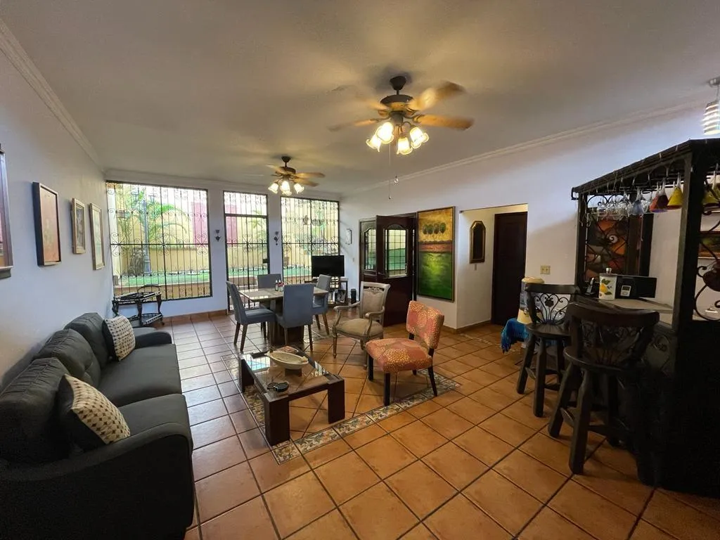 Venta de Casa en Hato Pintado, Pueblo Nuevo.