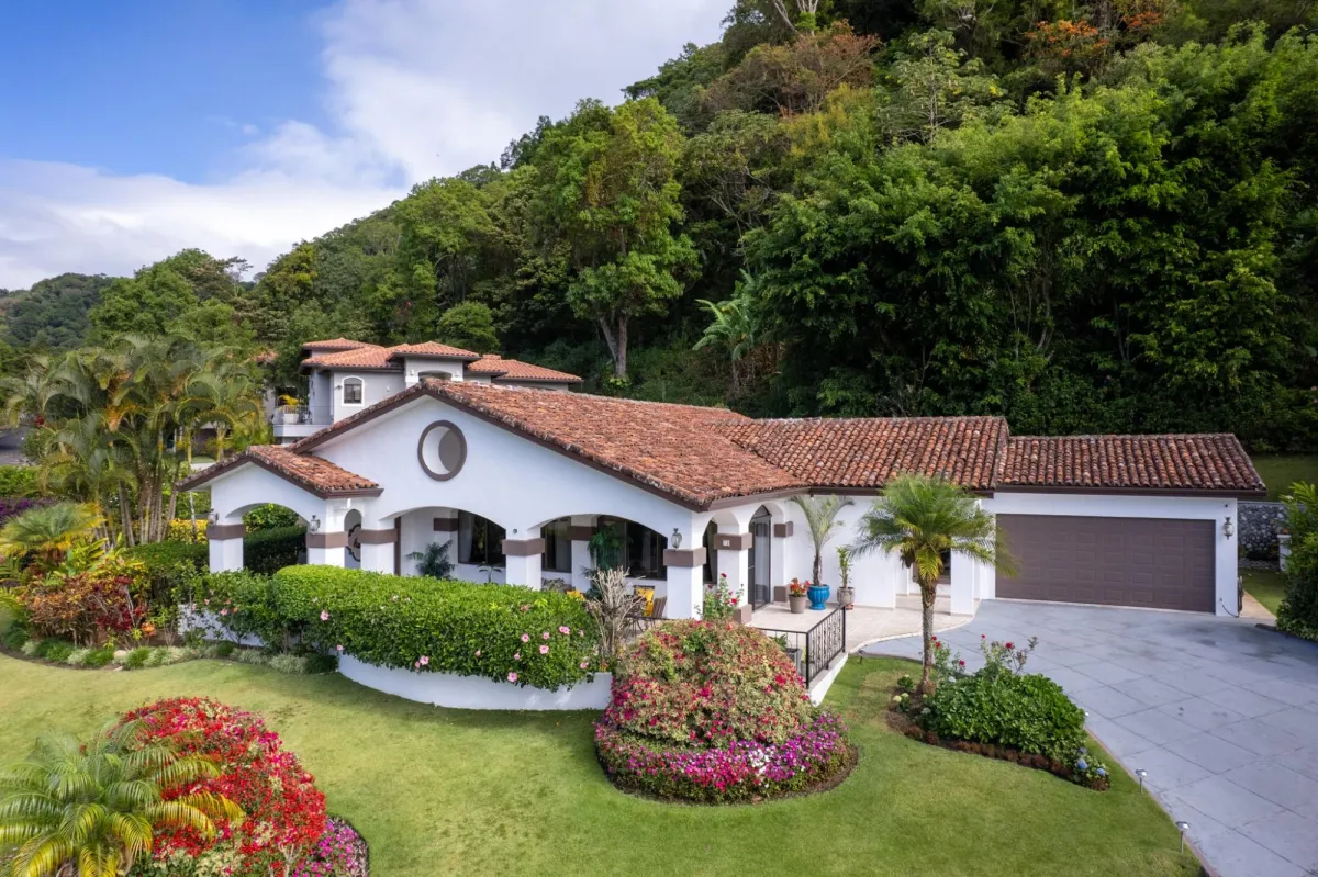 Luxury Home for Sale in Valle Escondido Boquete