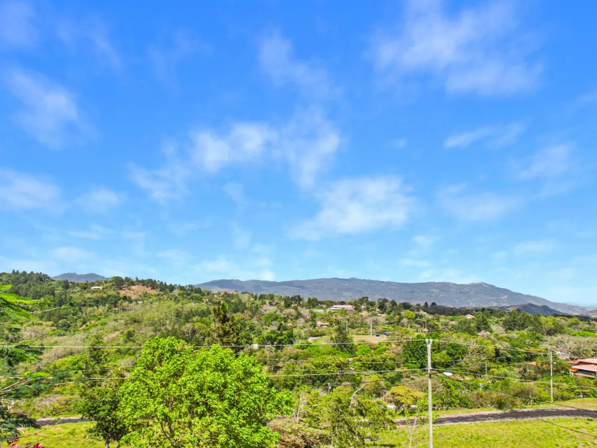 Casa con Vistas a la Montaña y al Océano en Venta en Sora