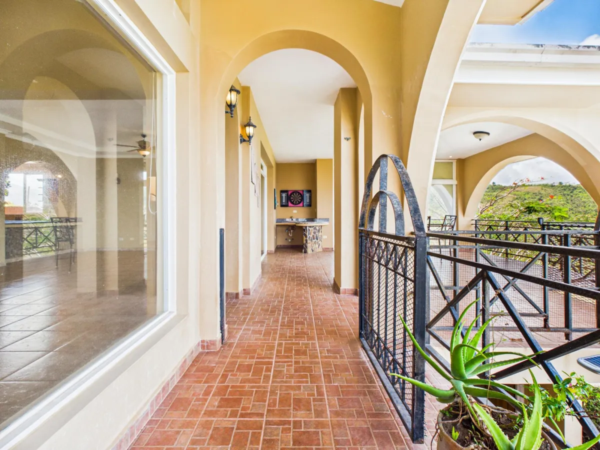 Casa con Vistas a la Montaña y al Océano en Venta en Sora