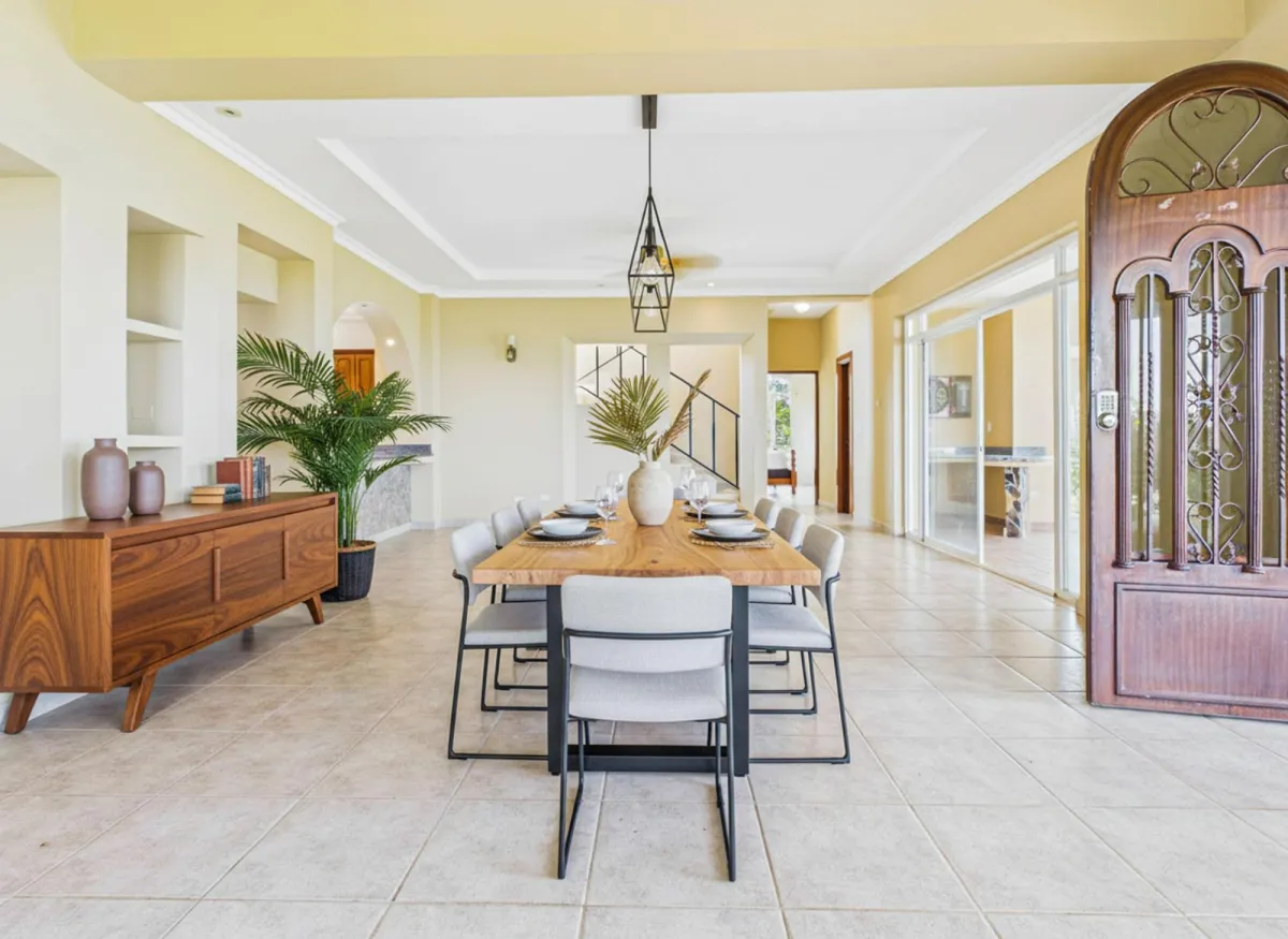 Casa con Vistas a la Montaña y al Océano en Venta en Sora