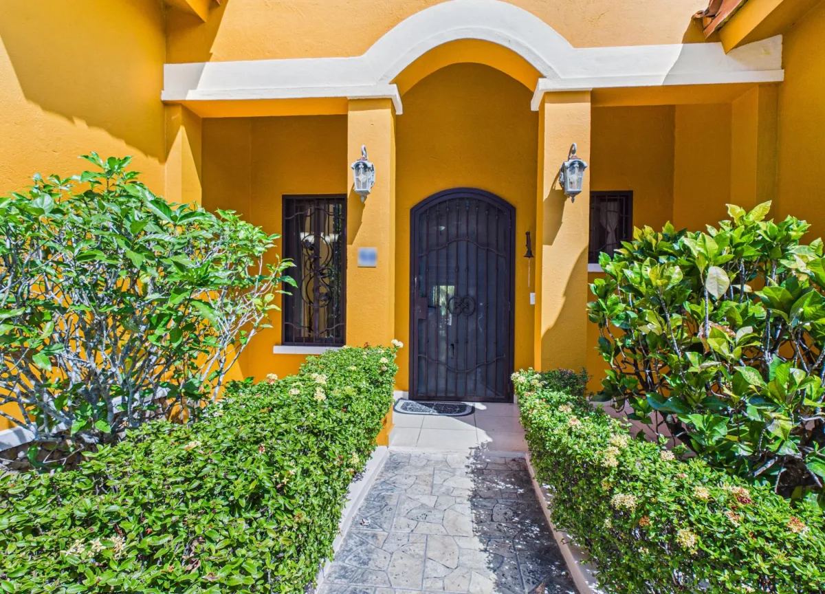 3 Bdrm Tropical Estate Hacienda Pacifica