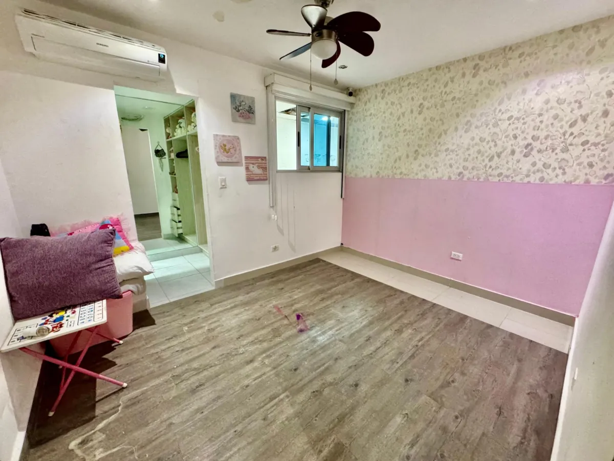 Дом в Villa Lucre на продажу