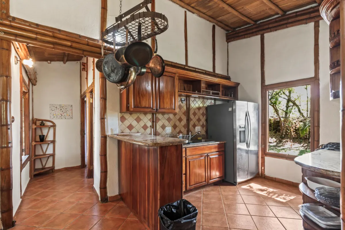 Eco-Friendly 2 Bed 2 Bath Bamboo Home in Boquete