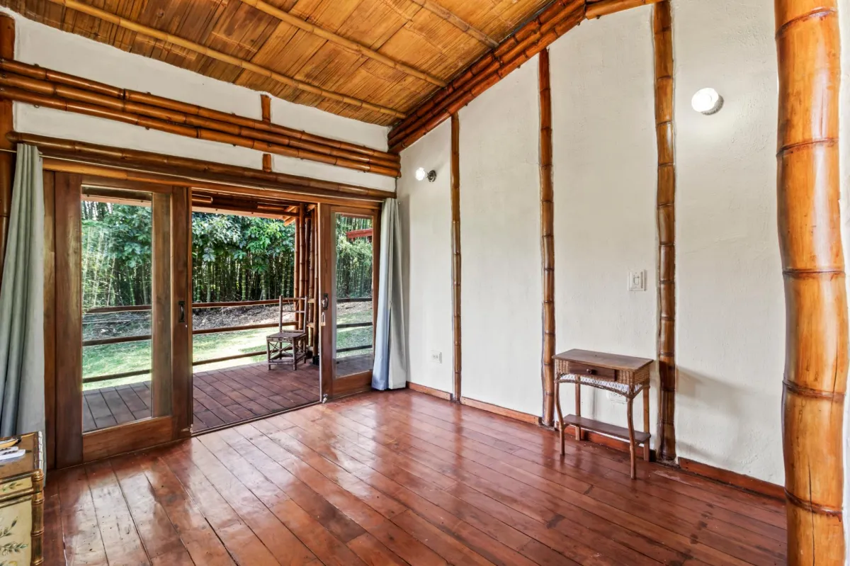 Eco-Friendly 2 Bed 2 Bath Bamboo Home in Boquete