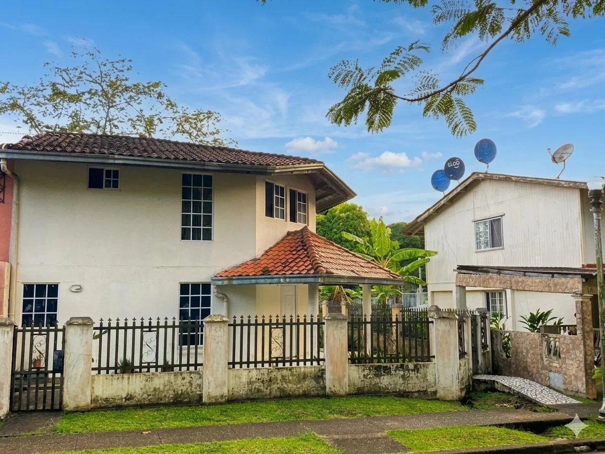 Casa Familiar en Gamboa - En la ribera del Canal de Panamá
