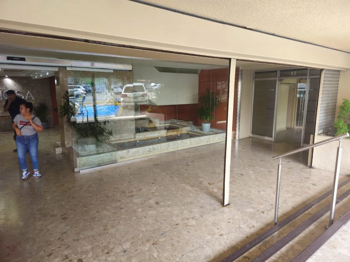 Bank sells commercial premises in Torre Comosa, Ob
