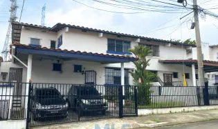Casa de 2 niveles con 4 recámaras en Altos de Panamá