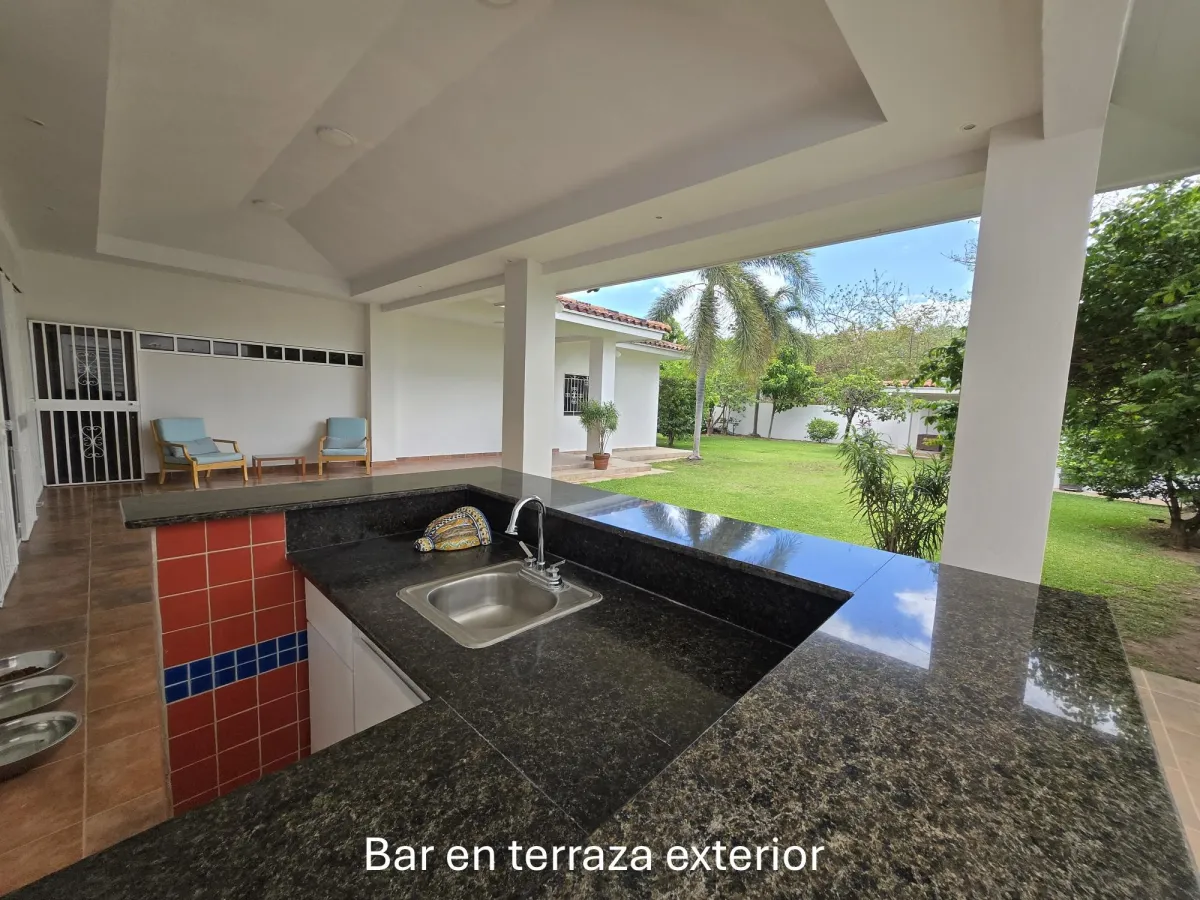 Palmeras del golf 495,000 Neg Cerca de playa y club golf