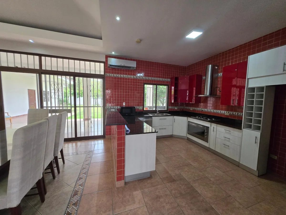 Palmeras del golf 495,000 Neg Cerca de playa y club golf