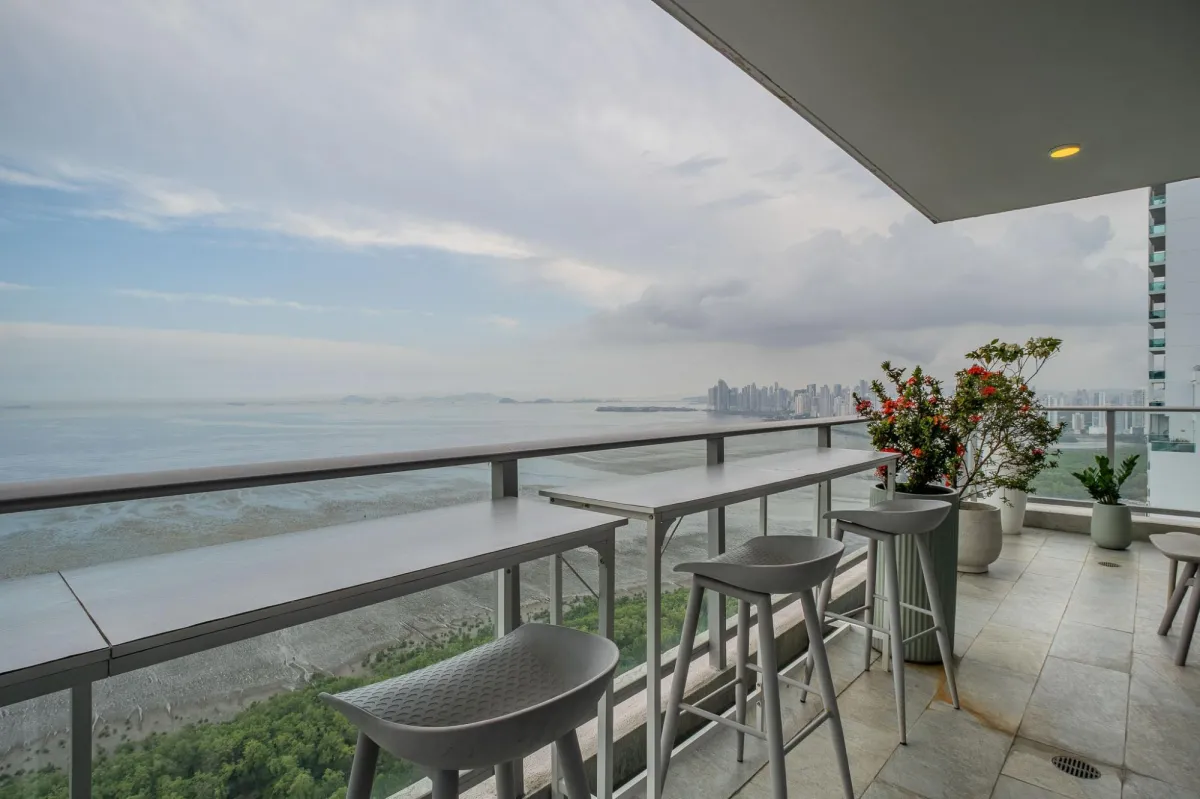 Se vende apartamento Penthouse de 4 habitaciones en PH Regalia