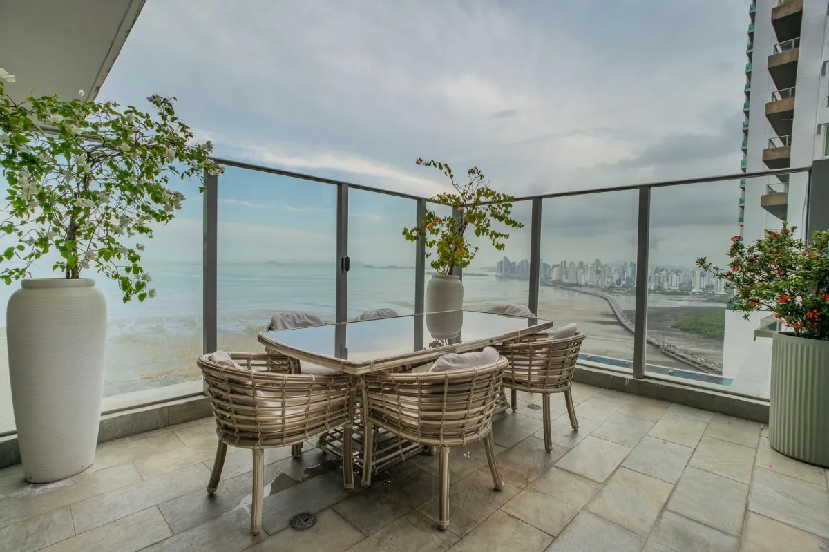 Se vende apartamento Penthouse de 4 habitaciones en PH Regalia