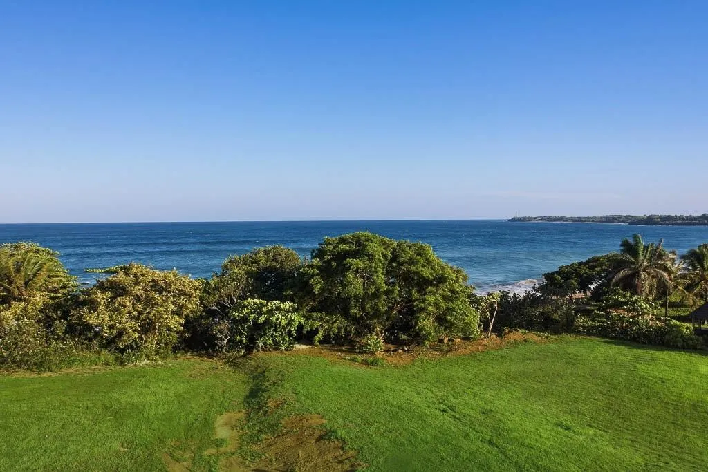 Lote frente al mar en Costa Pedasí – 35 m de frente premium