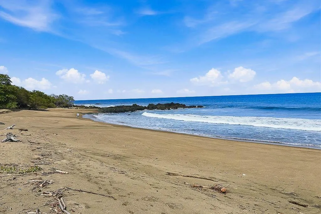 Lote frente al mar en Costa Pedasí – 35 m de frente premium