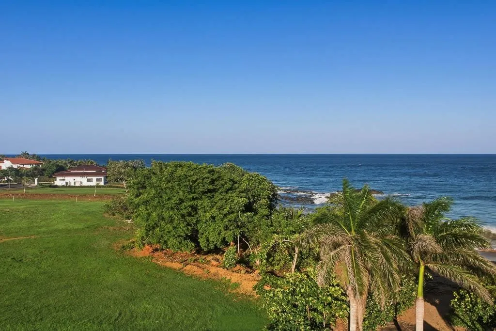 Lote frente al mar en Costa Pedasí – 35 m de frente premium