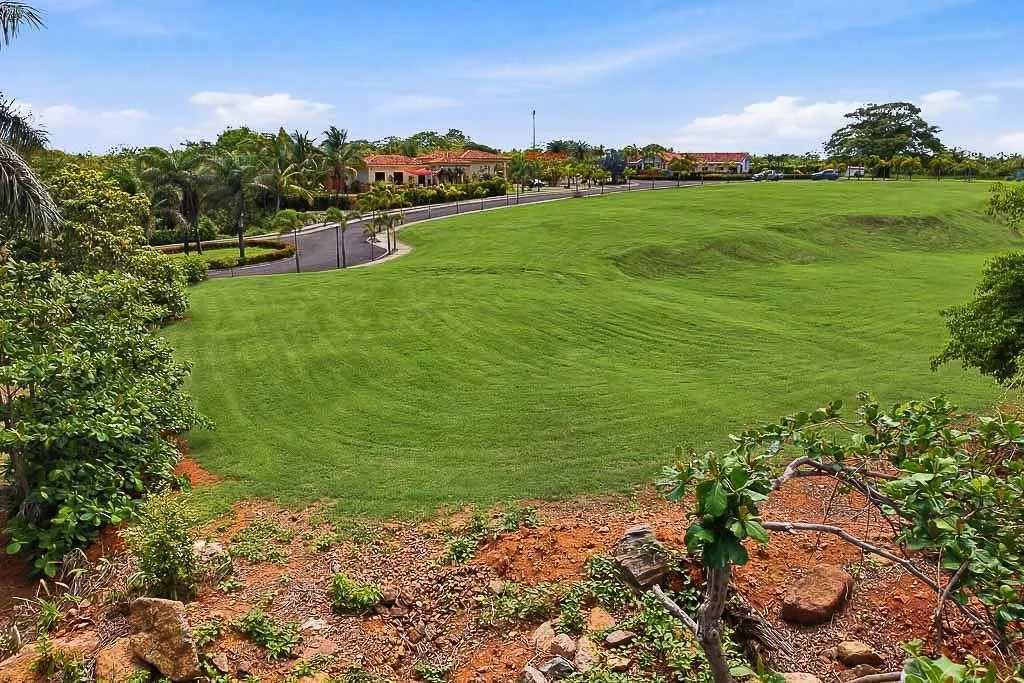 Lote frente al mar en Costa Pedasí – 35 m de frente premium
