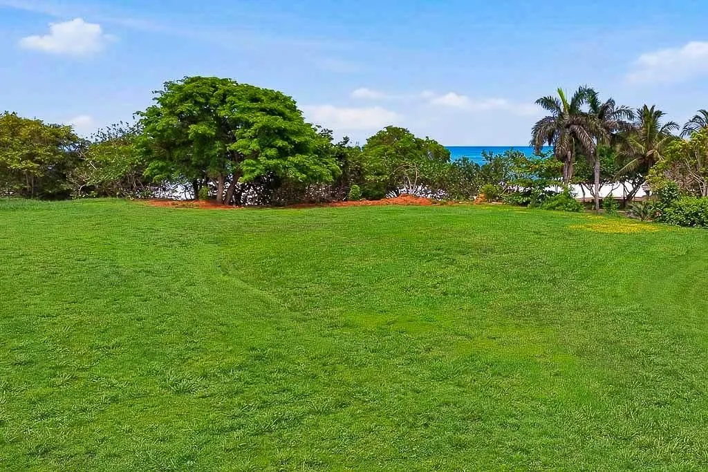 Lote frente al mar en Costa Pedasí – 35 m de frente premium