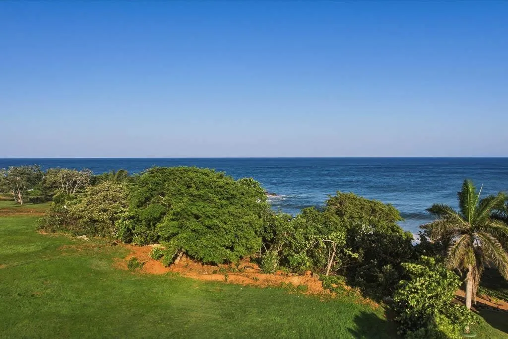 Lote frente al mar en Costa Pedasí – 35 m de frente premium