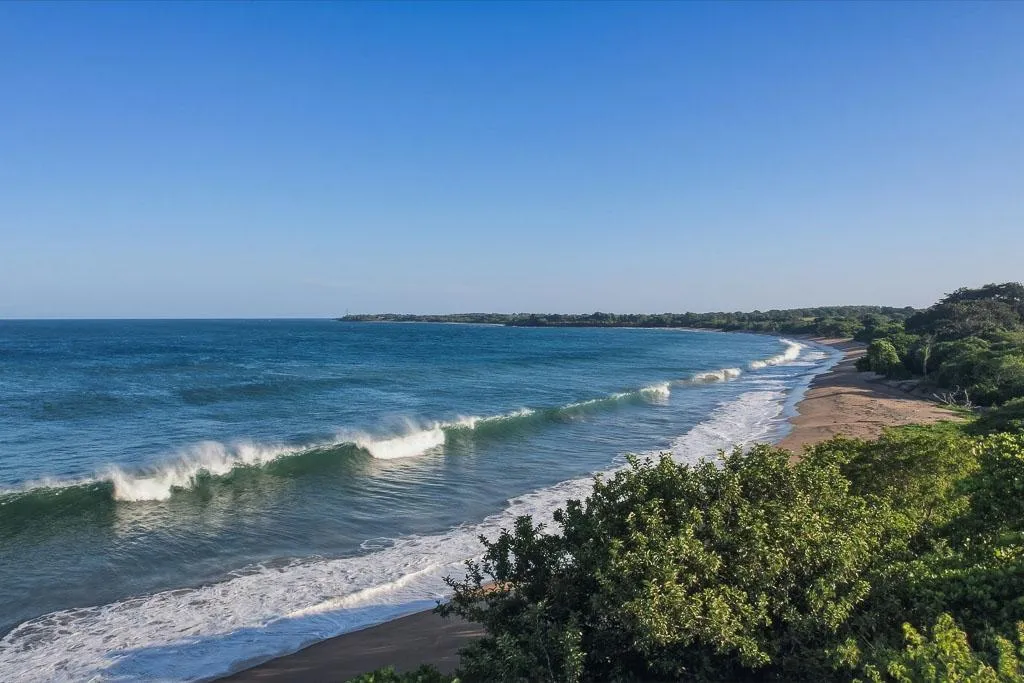 Lote frente al mar en Costa Pedasí – 35 m de frente premium