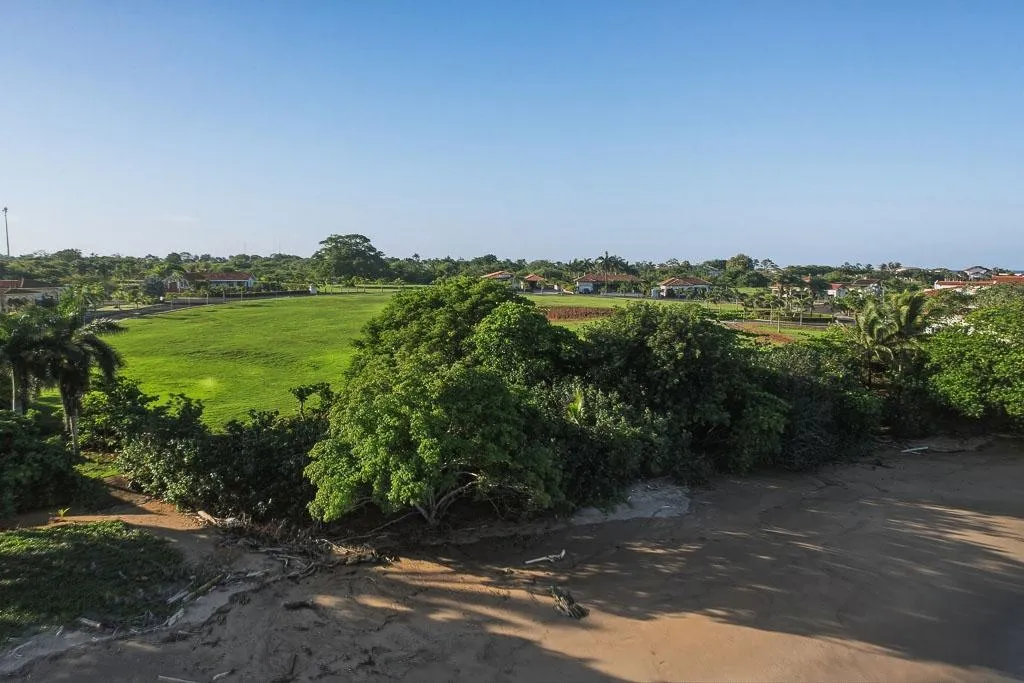 Lote frente al mar en Costa Pedasí – 35 m de frente premium