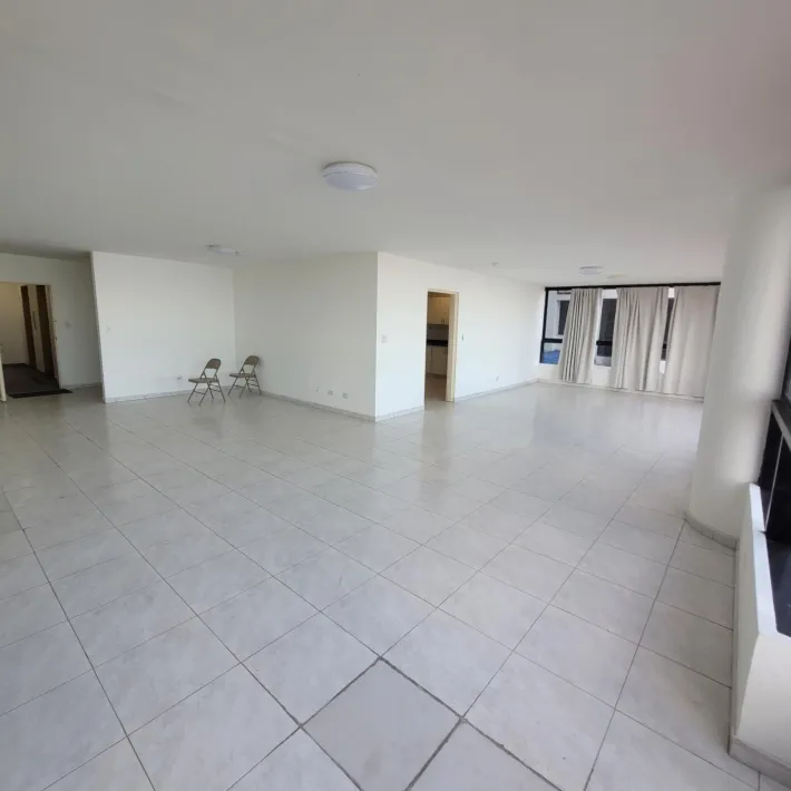 Apartment for sale on Balboa Avenue