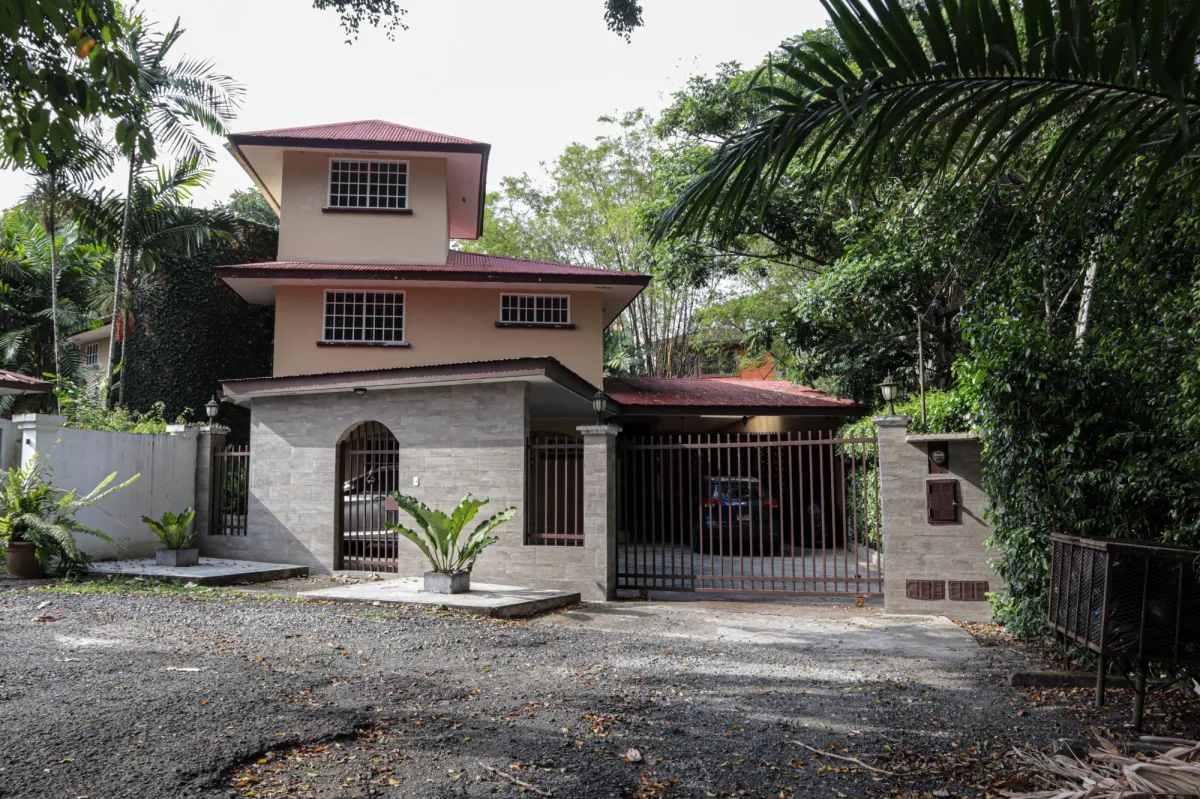 CASA UNIFAMILIAR - LLANOS DE CURUNDU