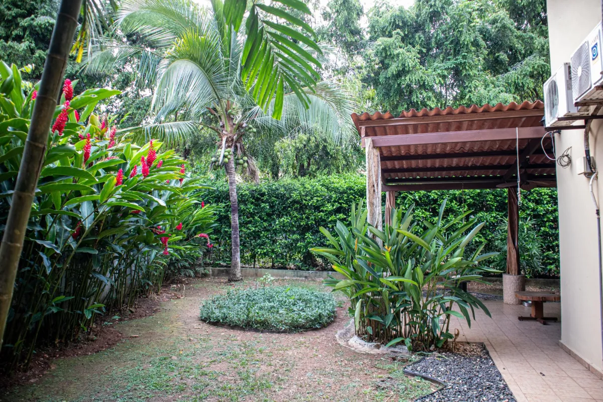 CASA UNIFAMILIAR - LLANOS DE CURUNDU