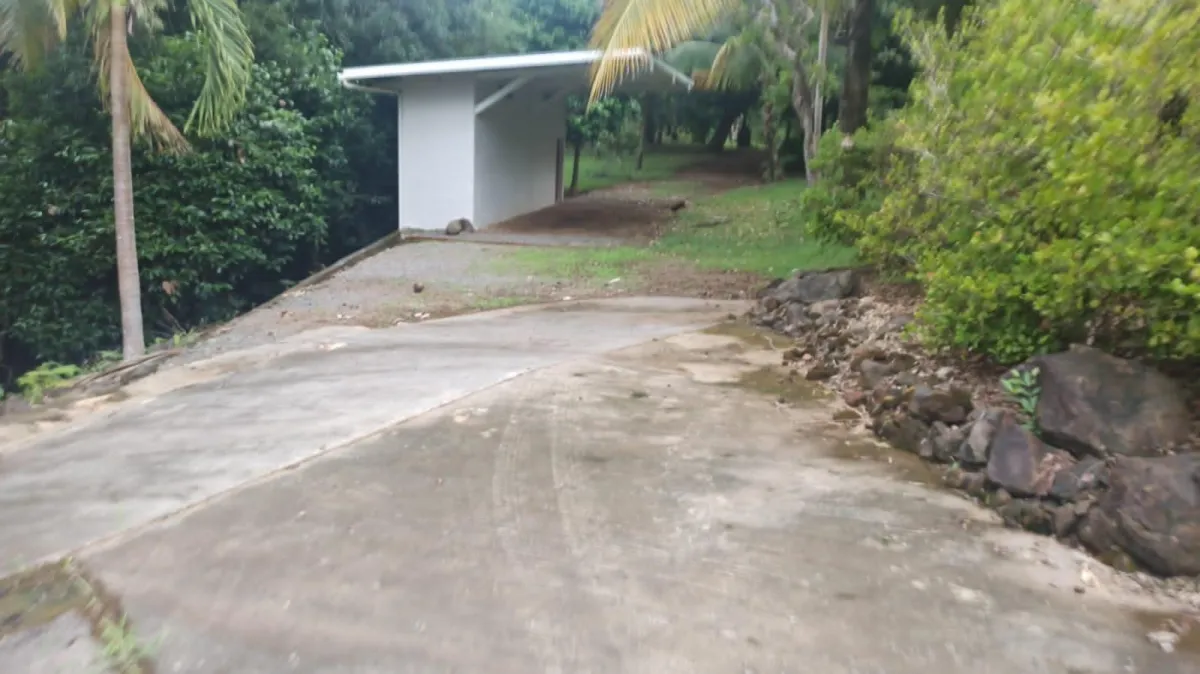 Península con casa y acceso al mar